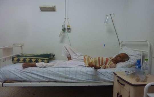 بعبوش في حالة صحية حرجة بالمستشفى الإقليمي بتاونات