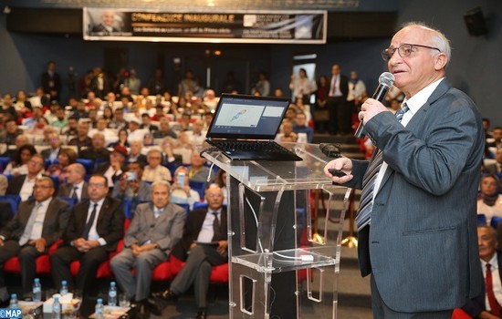 رشيد اليزمي في تكريم خاص بالجامعة الخاصة بفاس