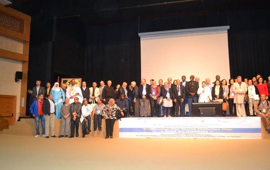 صورة جماعية للمشاركين في مؤتمر الداخلة حول السكري
